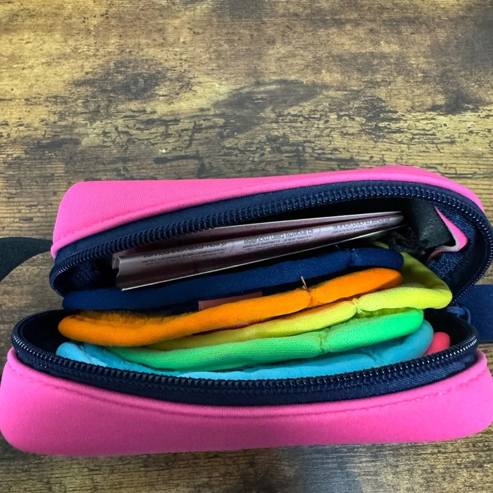 NWOT MakeUp Eraser 7 Day Mini Travel Set With Neoprene Travel‎ Zip Pouch Case